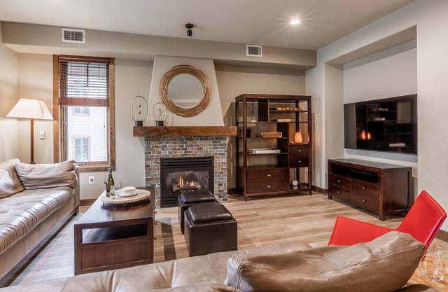 Enjoy the Summer in Mammoth Lakes! Townhome with 2, Covered, Private Decks! Fireplace! Grill!