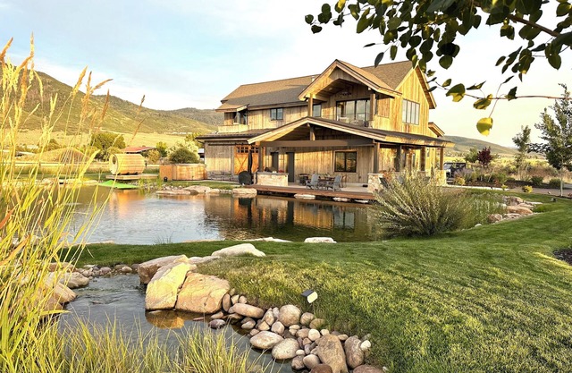 Enjoy the tranquility & serenity... Barnhouse at Twilight Moon Ranch.