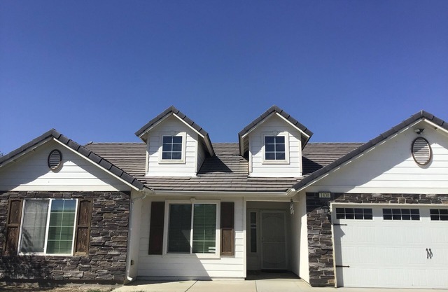 Enjoy this warm residential property located near hwy 198 and hwy 41.