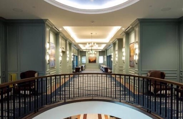 Enjoy Ultimate Comfort w/ Kitchenettes, Room Service - Nearby Aurora Wonders!