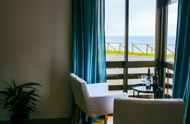 Enjoy VIEW apartment - ocean, surf, beach, eat & work