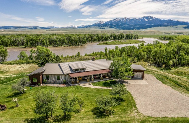 Enjoy your own stretch of the Yellowstone at Mayfly Manor