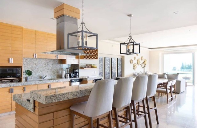 Enjoy your stay at a luxury 3 bedroom condo with stunning lake views