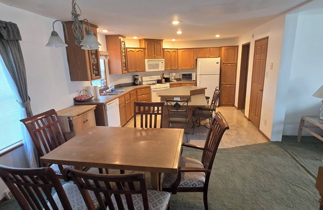 Enjoyable 4-bedroom house in the country with WiFi in West Leyden,NY tug hill