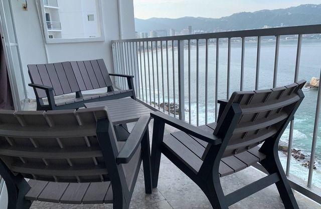 Enjoyable Suite front beach in Acapulco de Juárez