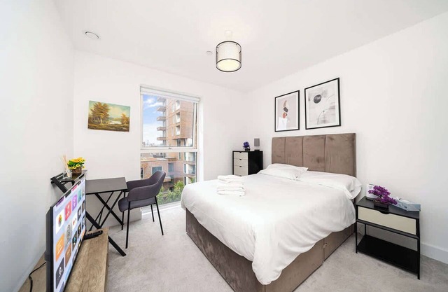 Ensuite Room | Prime Spot Near O2 & Canary Wharf