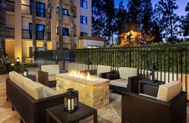 Ensuring a Very Comfortable & Memorable Stay! Near Heisler Park, Pet-Friendly