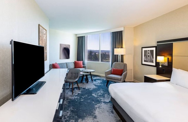 Ensuring a Very Comfortable & Memorable Stay! Pets Allowed, Onsite Pool