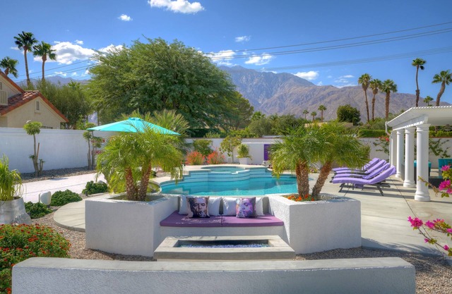 ENTERTAINERS TRAUM BACKYARD