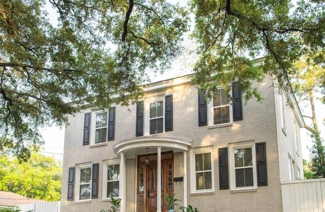 Entire 103 Yr Old Historic+Minimal Georgetown Home