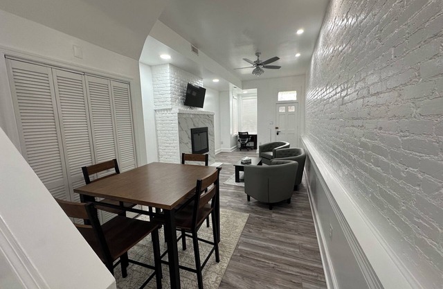Entire 2 Bedroom House in NW DC
