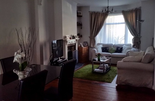 Ganze 2 Schlafzimmer viktorianisches Haus zu vermieten