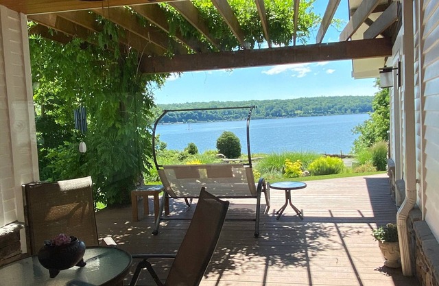 Entire 3yr.old waterfront house on the Hudson River. 100 ft dock, acres of woods