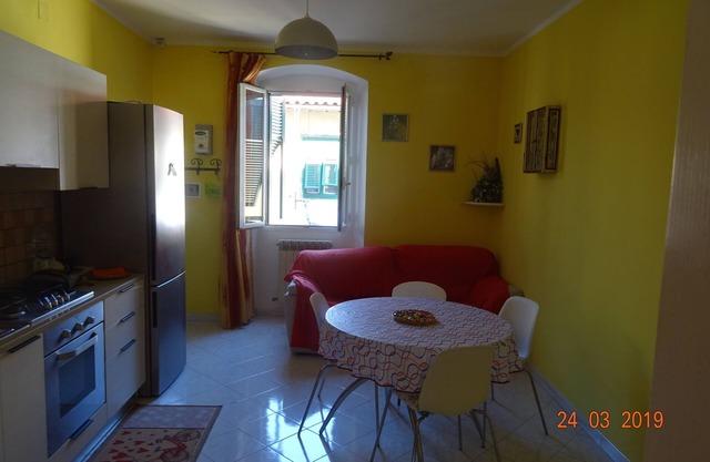 Gesamte Wohnung von ca. 65 qm, mit zwei Schlafzimmern und einem sehr großen Badezimmer.