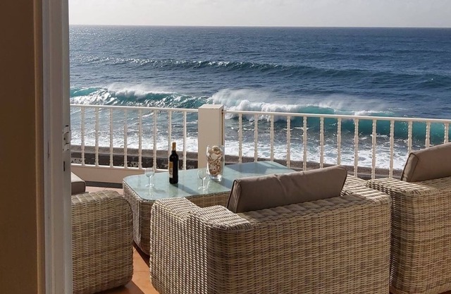 Villa ocean front, Sunniest Warmest Village, 'Bela Vista Beach Villa'