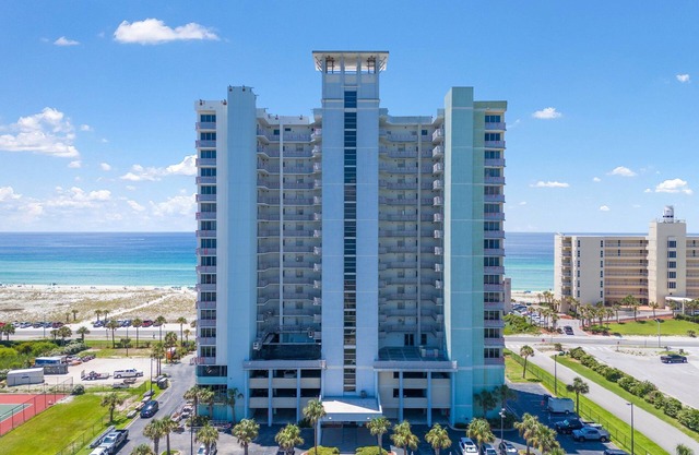 Entire beautiful beach condo on Pensacola Beach!