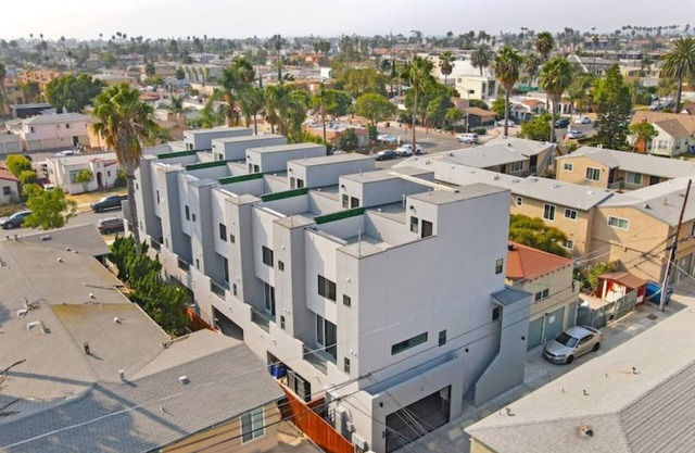 Entire Brand New Luxury Townhouse! #2