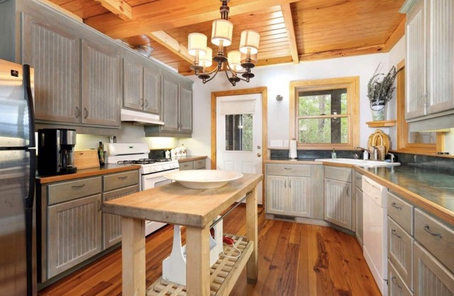 Entire cabin in Tallahassee