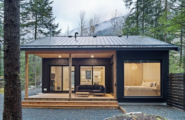 Entire Cabin near Manning Park tucked away in the mountains!