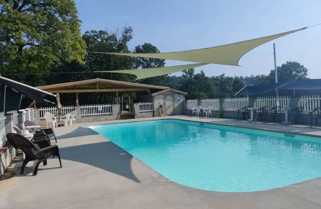 Entire Cabin on Norfork Lake with swimming pool