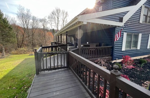 Entire Chalet 1 Mile from Charming Ellicottville - Pet & Family Friendly!