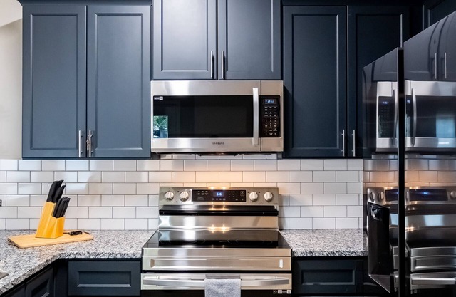 Entire charming brand new house. 🤩