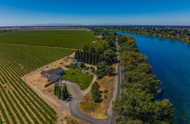 Entire Clarksburg House · Vineyard Vistas: Sip, Stay, and Soak In Luxury