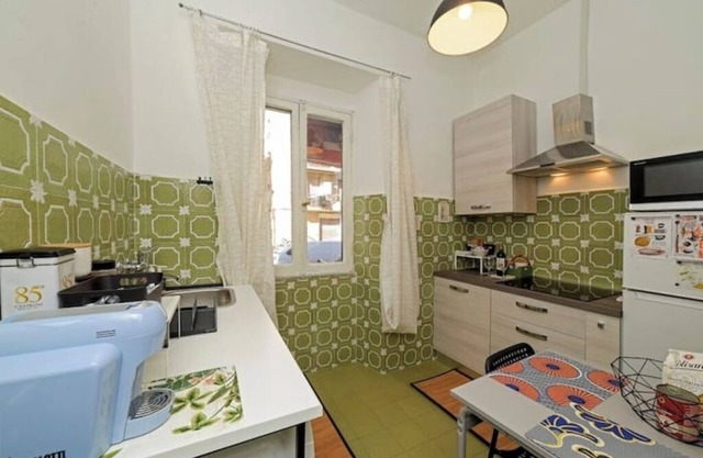 Entire cozy apartment in Rome