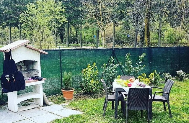Komplettes Einfamilienhaus mit Garten