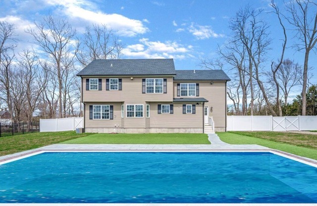 Entire Farmhouse in Wine Country W/ Heated Pool! Situated on 1.5 acres!