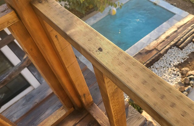 Entire floor w 2-bedroom in Milas with WiFi, AC.&Private pool.