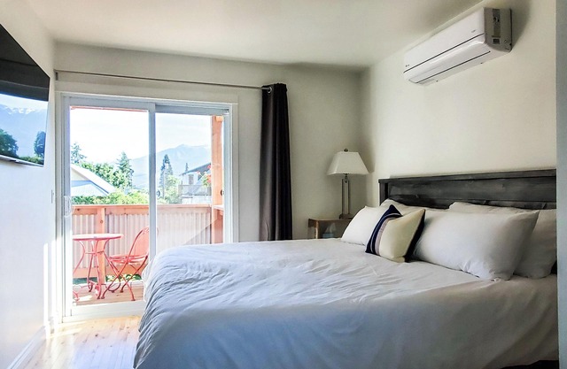 Entire Guest House in Central location