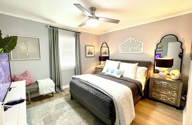 Entire home 2 bedroom 2 en-suites. Keurig, snacks, Jefferson Hwy. LSU 10 min