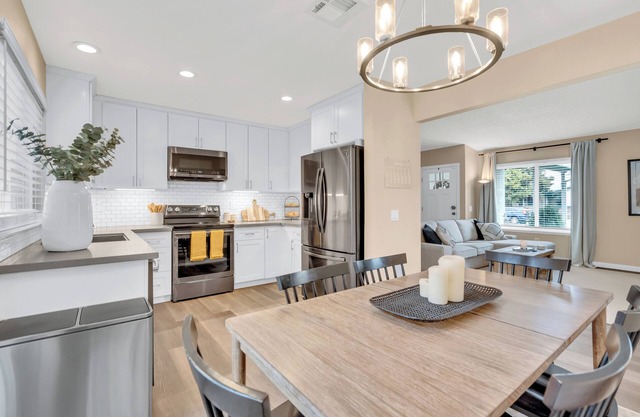 Entire Home 4 miles to Downtown & close to Airport