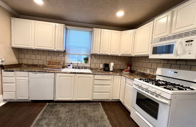 Charming bungalow 5 min from the SLC Capital!