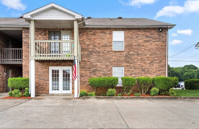 Entire Home * Gate 1 * Close to Post