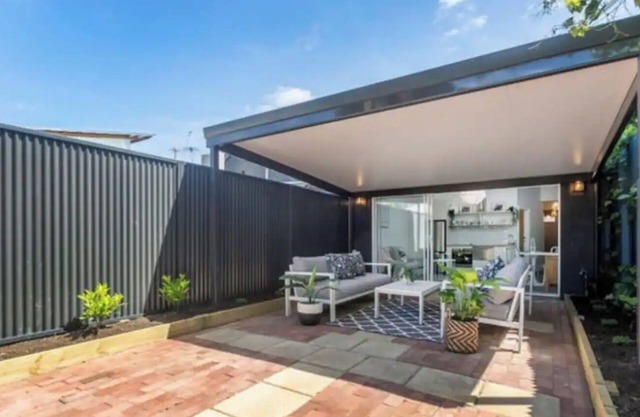 Entire home in Adelaide,1880s Heritage Listed Cottage Gem - 3 Bed Room