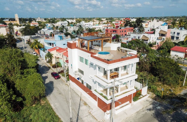 Entire Home in Beautiful Corpus Christi Cozumel- 4 Bedrooms, AC and Wifi