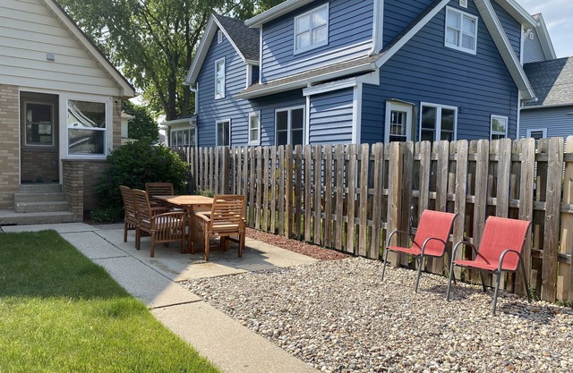 Entire home in Burlington minutes from Lake Geneva