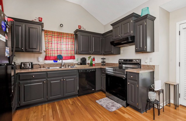 Entire home in Olathe, Kansas