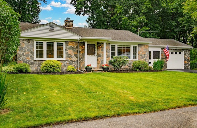 Entire Home in Sunny Saco + Gym