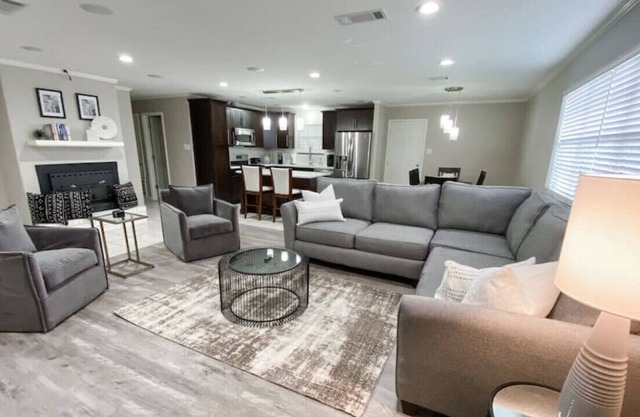 Entire home in the heart of Conway!