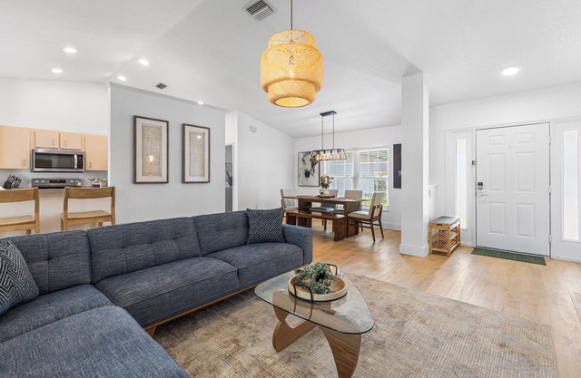 Entire Home near Silver Springs Park and World Equestrian Center/ FirePit
