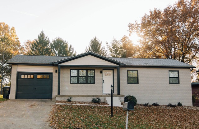 Entire home w/ BEAUTIFUL Backyard in Sugarcreek, Ohio