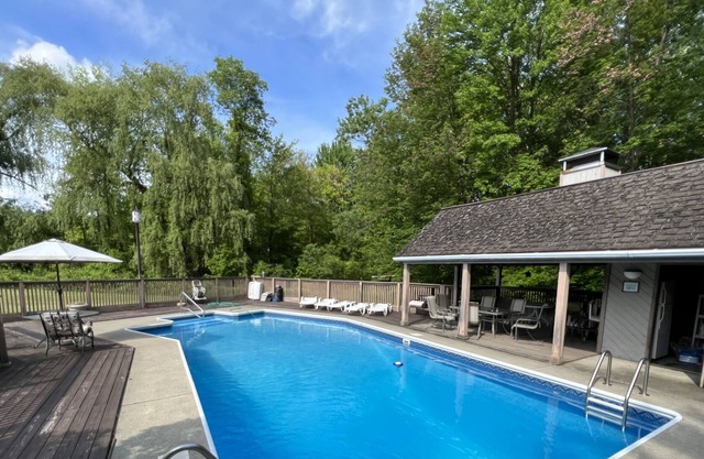 Entire Home with Inlaw near Saratoga/Lake George with Huge Inground Pool