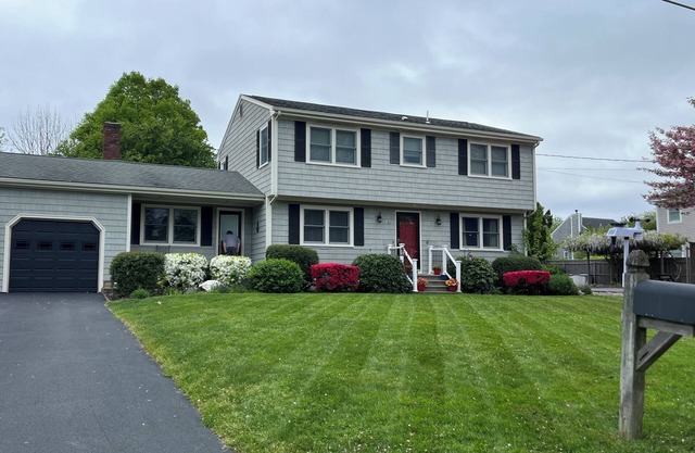 Entire Home with Pickleball Court - Portsmouth