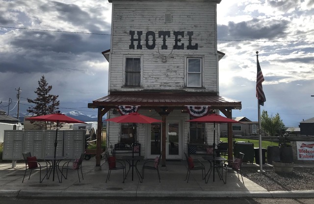 Entire Hotel for Private Rental-just across the street from the hot springs!