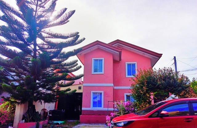 Entire house Staycation in V TRANSIENT at Camella homes with WiFi 10 MINS MALLS