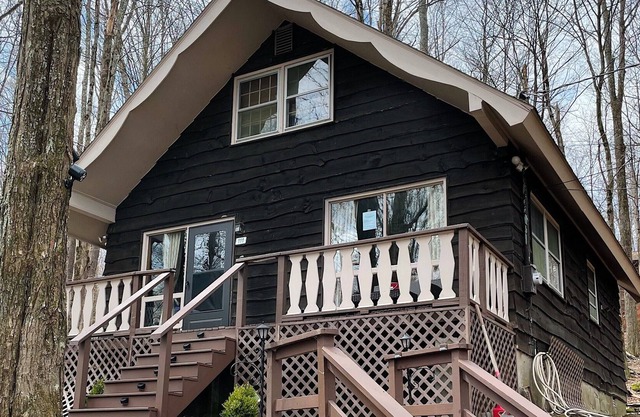 Entire House 1/4 Mile from Lake Wallenpaupak!