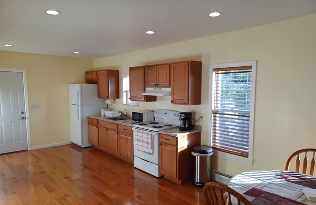 Entire House 1-st Floor, 3beds & Weekly Specials